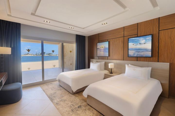 Room 32 of 79