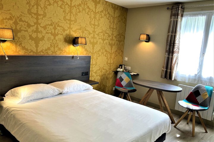 Room 6 of 49