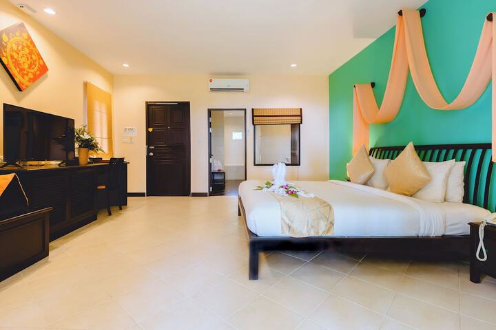 Room 36 of 136