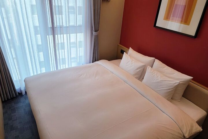 Room 27 of 219