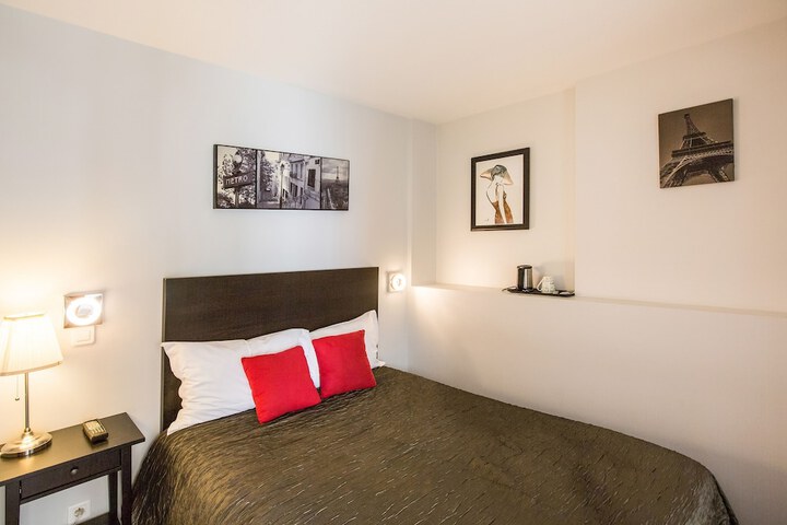Room 9 of 62