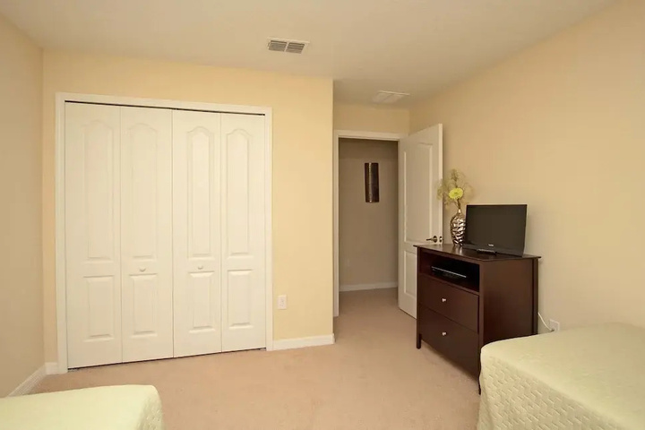 Room 5 of 19