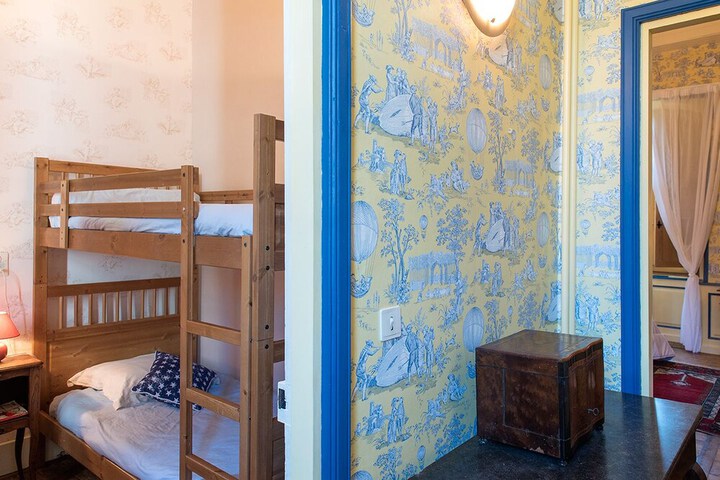 Room 7 of 42