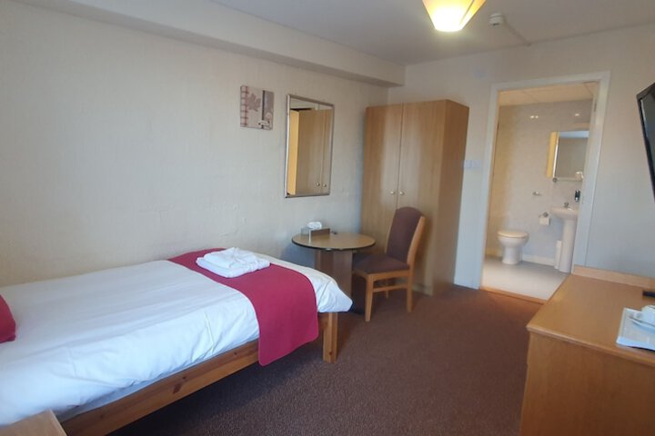 Room 18 of 49