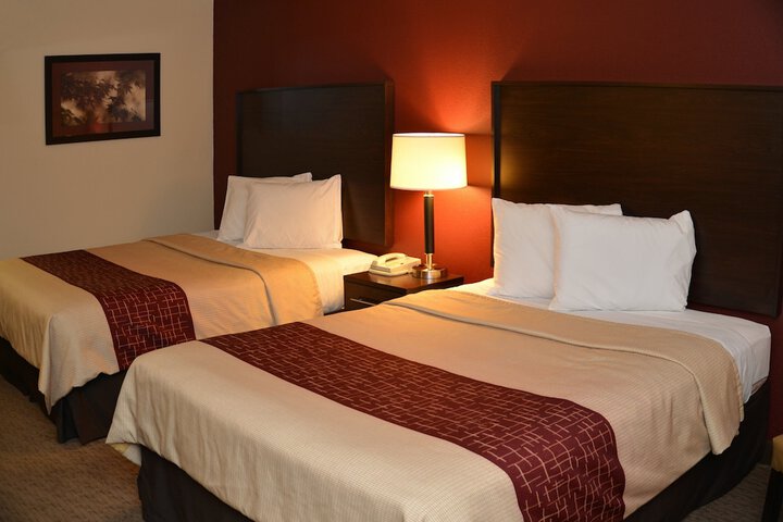 Deluxe 2 Queen Beds (4 of 6)