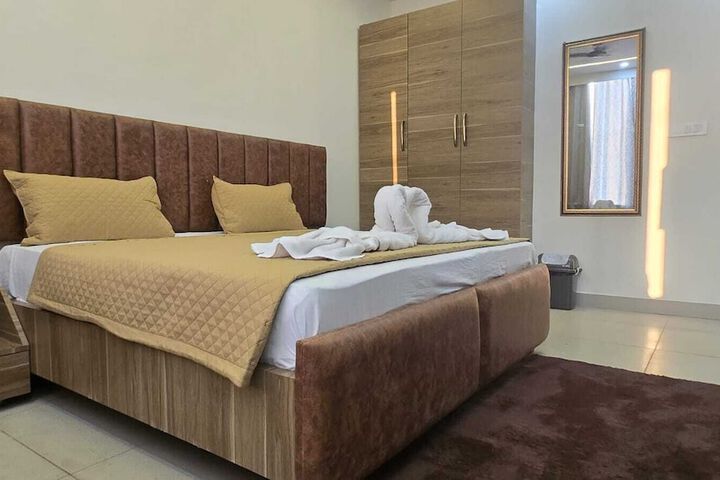 G8 Hotel