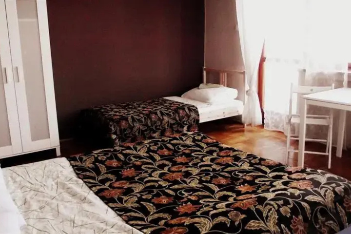 Room 13 of 20