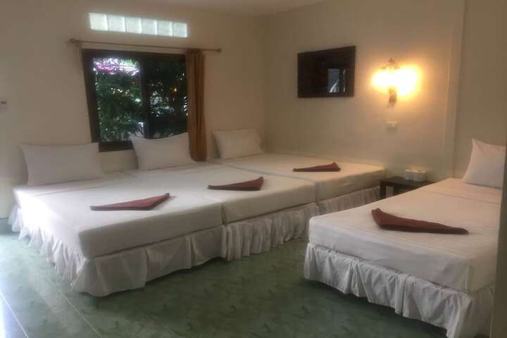 Room 10 of 156