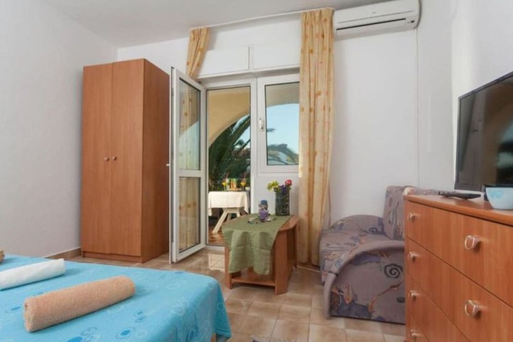 Room 3 of 22
