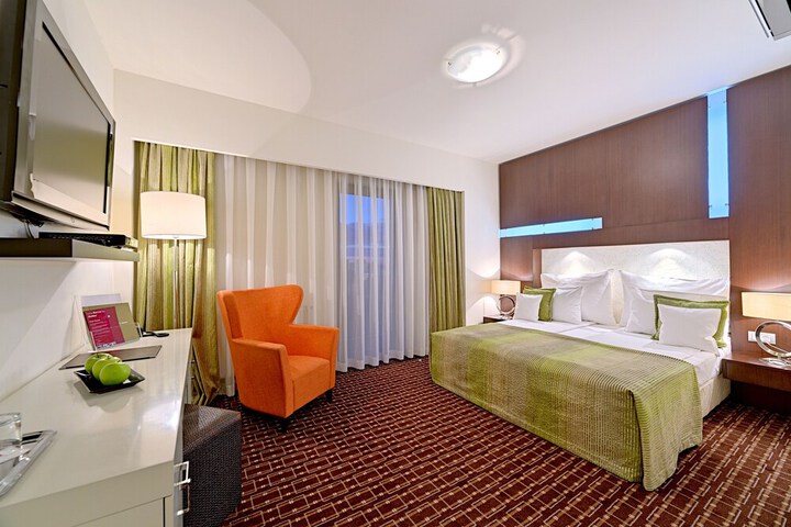 Room 10 of 39