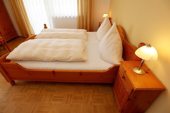 Room 10 of 95