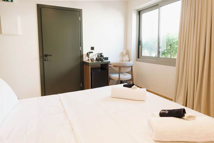 Room 7 of 172