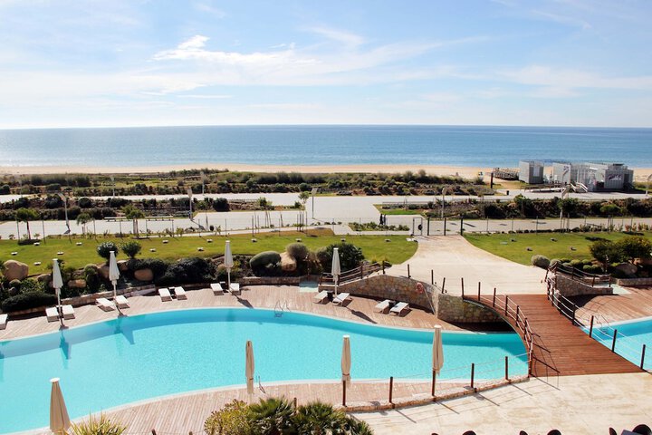 Hotel with Pool