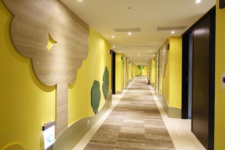 Ballroom/Hall 114 of 120