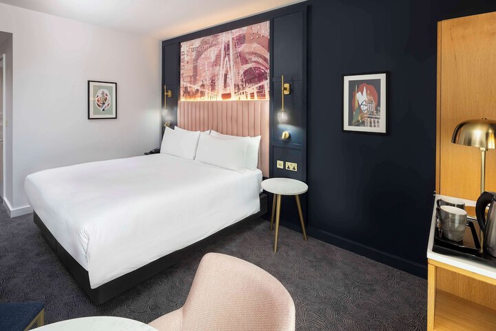 Room 28 of 92