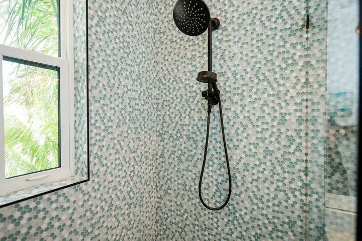 Room 9 of 26