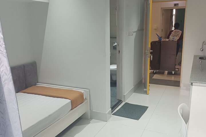 Room 3 of 10
