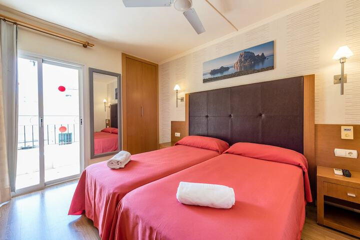 Room 4 of 22