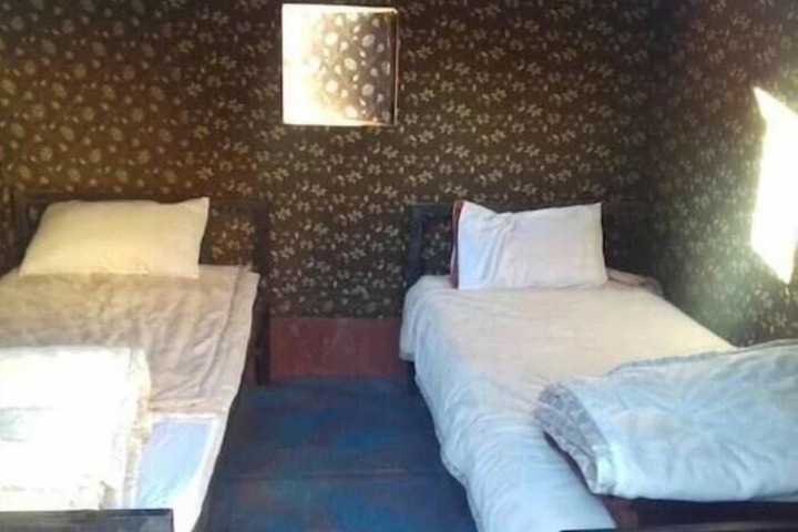 Room 5 of 63
