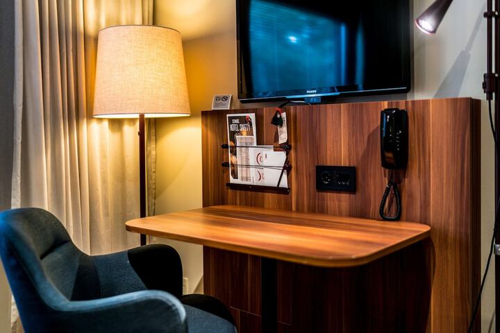 Room 14 of 38