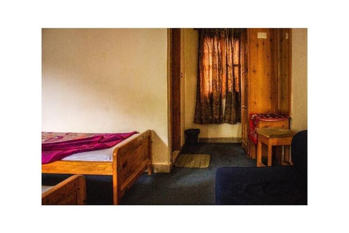 Room 18 of 27