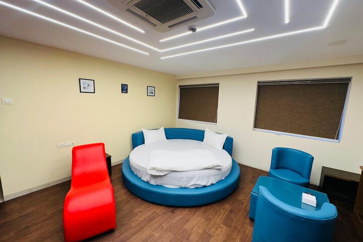 Room 14 of 27