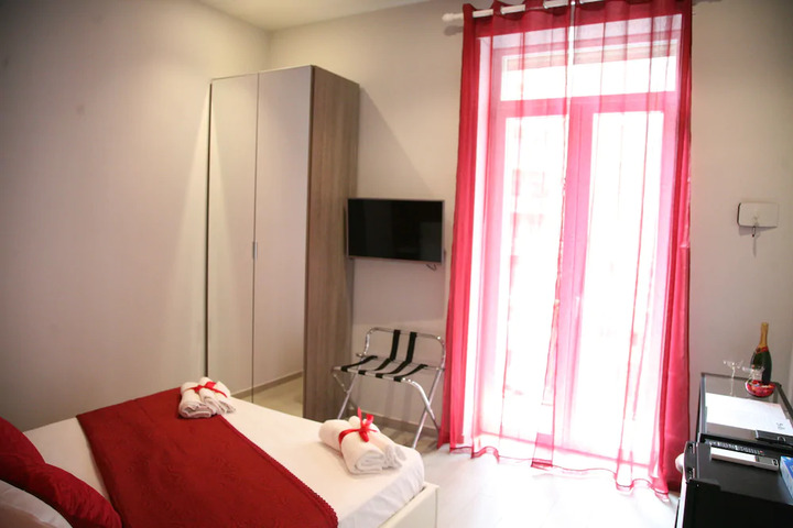 Room 6 of 7