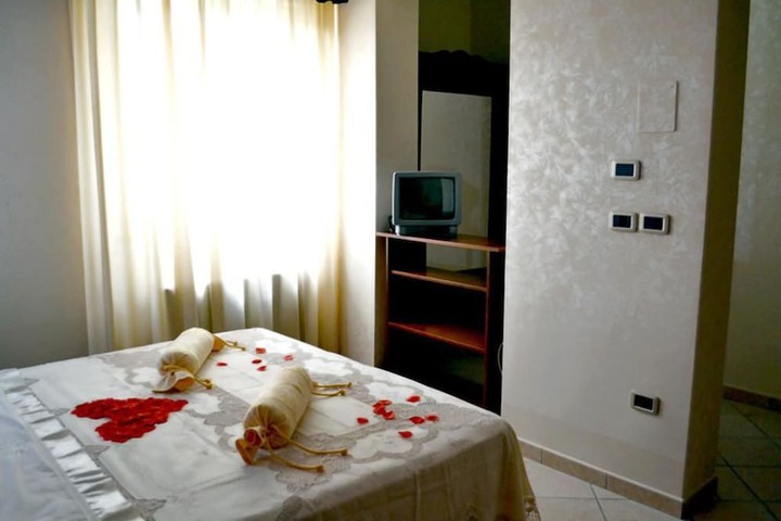 Room 7 of 15
