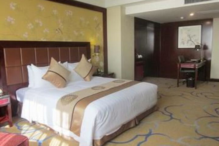 Room 26 of 101