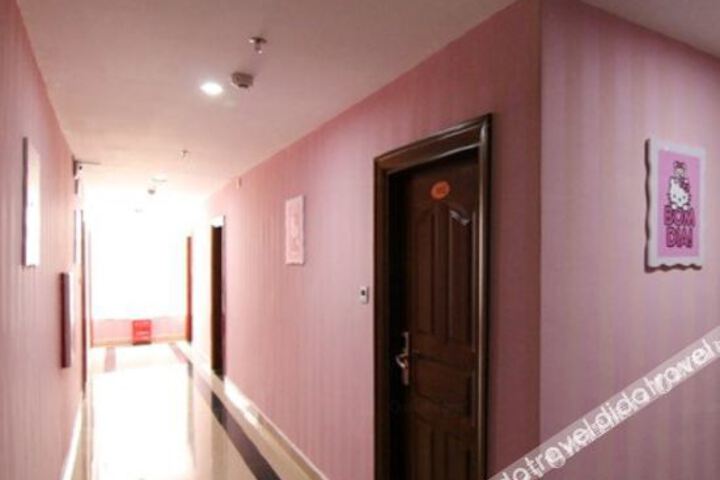 Hotel Interior 6 of 11
