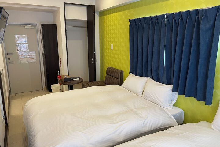 Room 6 of 15