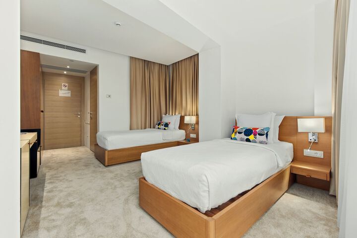 Room 18 of 150