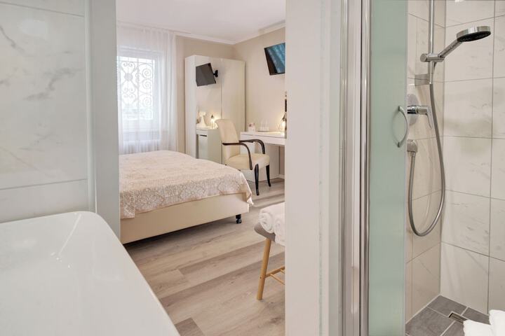 Room 36 of 145