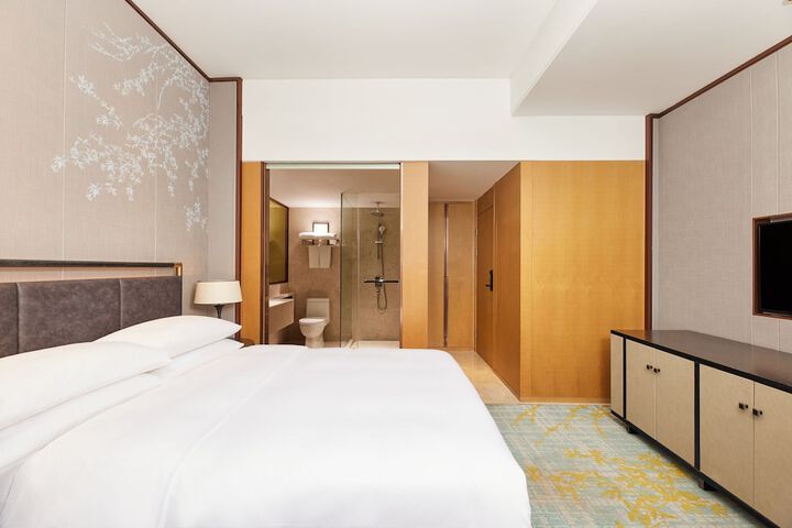 Room 8 of 46
