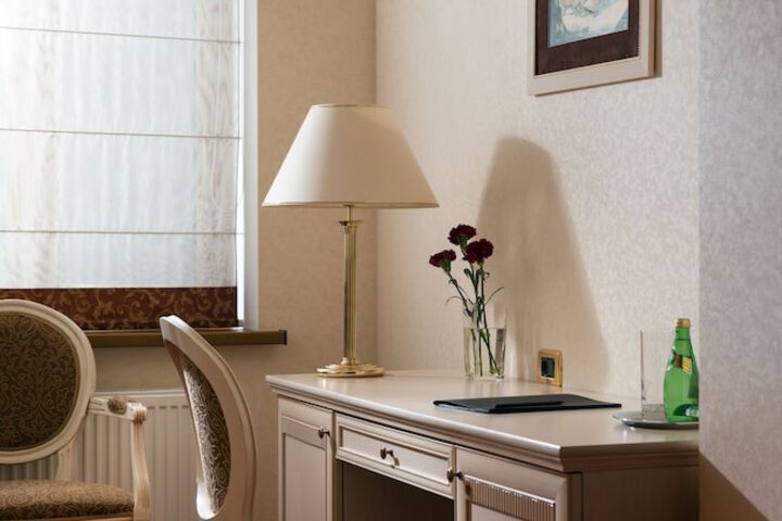 Room 15 of 60