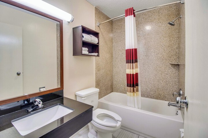 ADA Accessible Deluxe Queen (9 of 22)