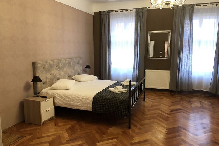 Room 19 of 32