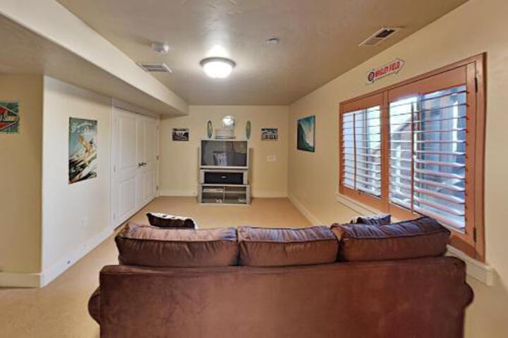 4BR 3.5BA Remarkable Bear Hollow Townhome by RedAwning in Park City, UT
