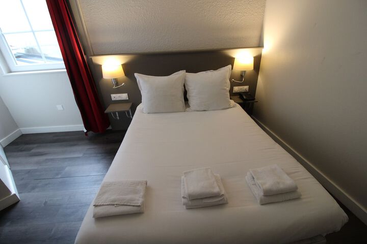 Room 9 of 69