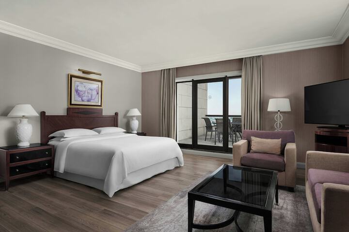 Room 27 of 132