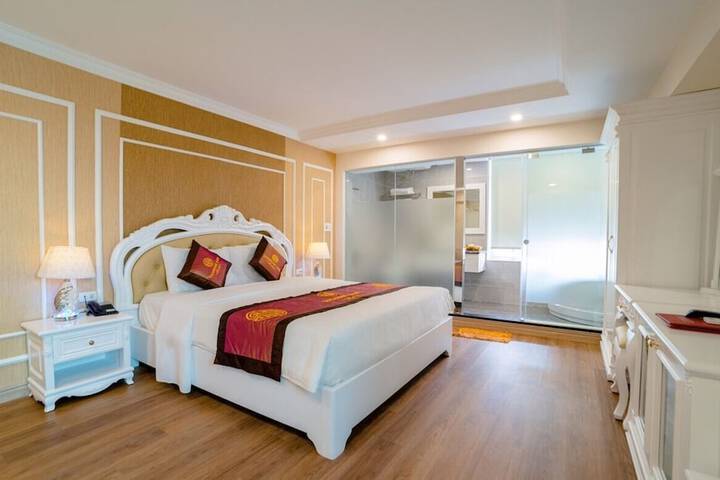 Room 7 of 39