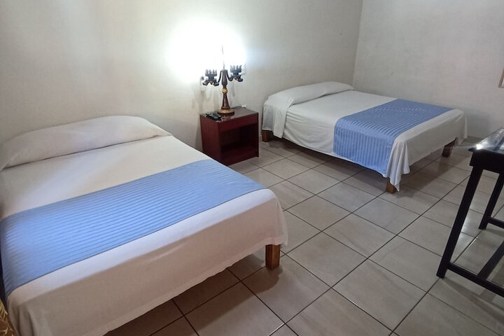 Room 105 of 174