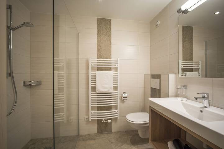 Room 15 of 70