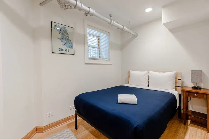 Image of Spacious & Clean Ukrainian Village 2 Bedroom! by AllSet Turnover