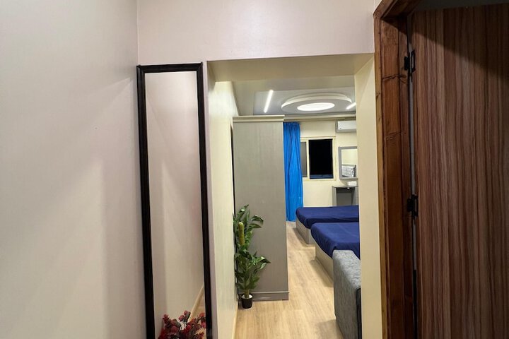 Room 19 of 196