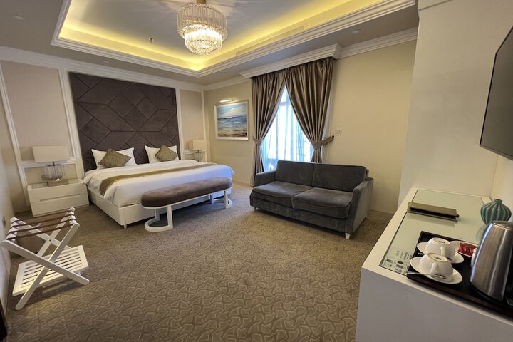 Room 19 of 104