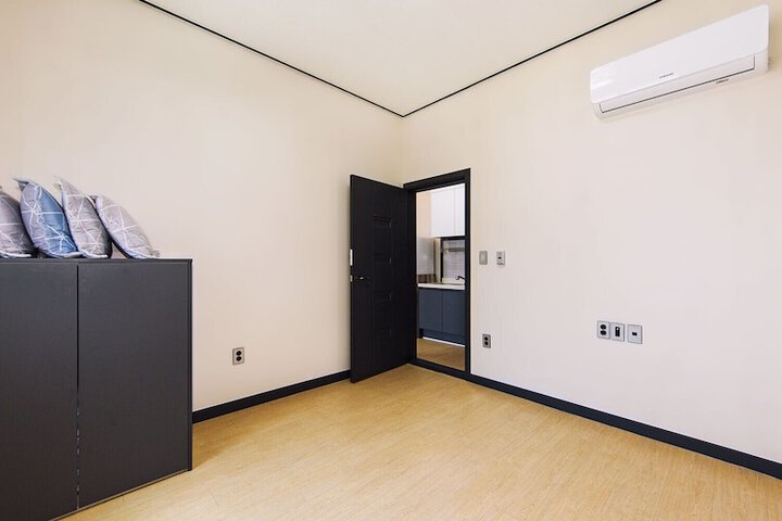 Room 5 of 51