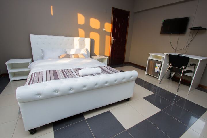 Room 17 of 27