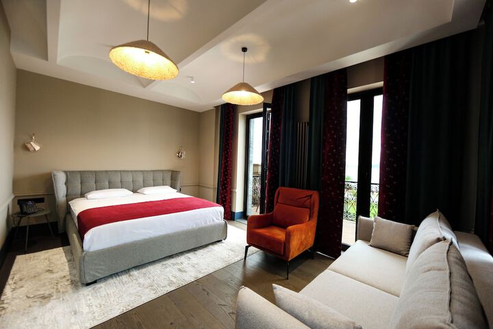 Room 16 of 43