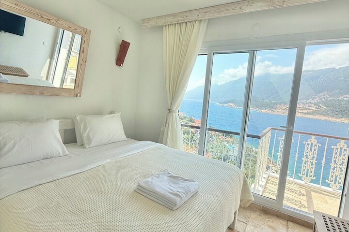 Room 3 of 23